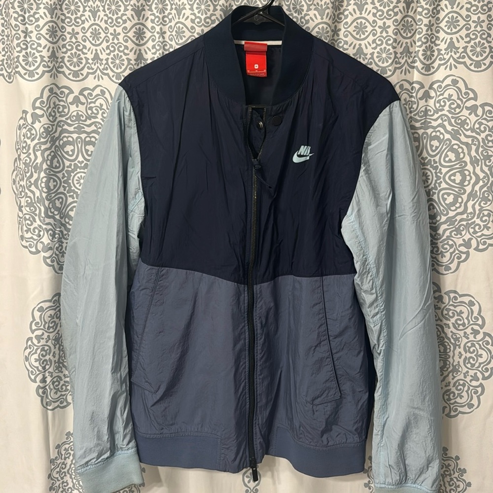 Nike tech windbreaker, medium men’s